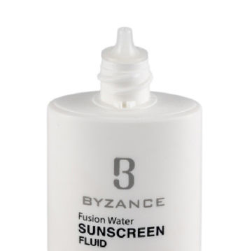 فلوئید ضد آفتاب بیزانس Byzance مدل فیوژن واتر حاوی ضد چروک با SPF50 حجم ml50